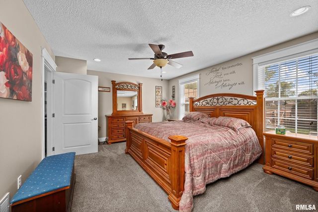 2720 Kennedy Dr Drive, East Moline, IL 61244