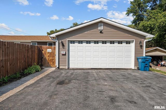 2720 Kennedy Dr Drive, East Moline, IL 61244