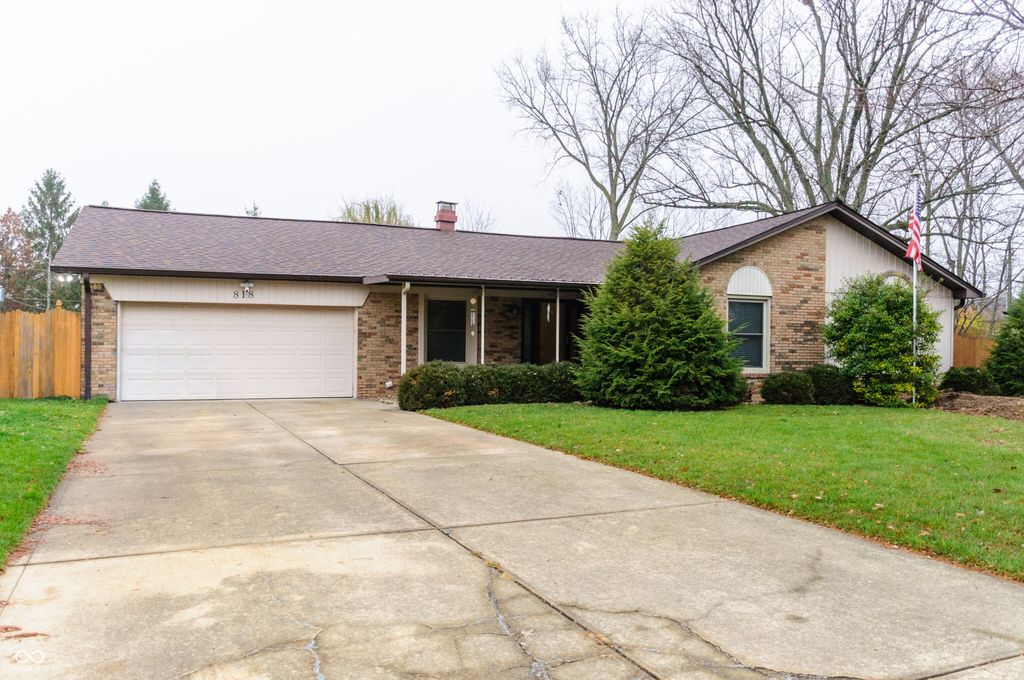 818 Orchard Lane, Greenwood, IN 46142