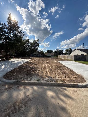 12311 Blue River Drive, Houston, TX 77050