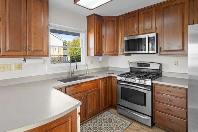 1330 Tower Drive, Vista, CA 92083