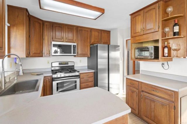 1330 Tower Drive, Vista, CA 92083