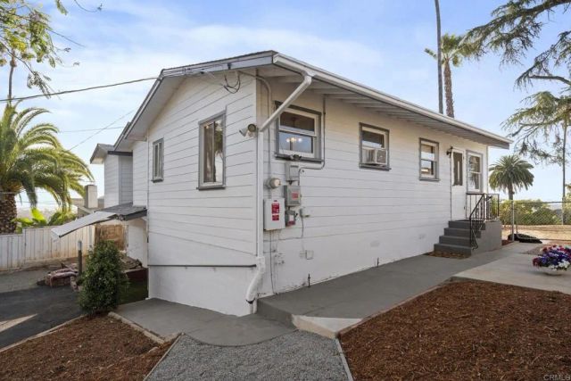 1330 Tower Drive, Vista, CA 92083