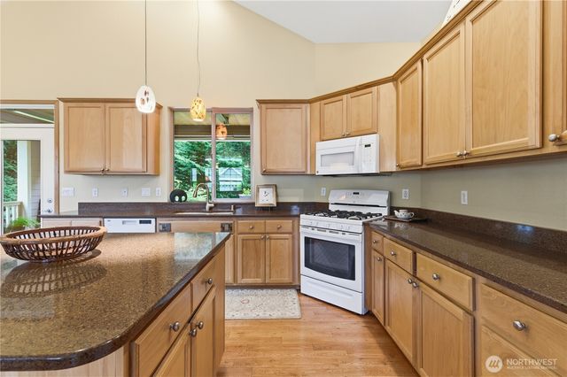 2653 NE Kevos Pond, Poulsbo, WA 98370