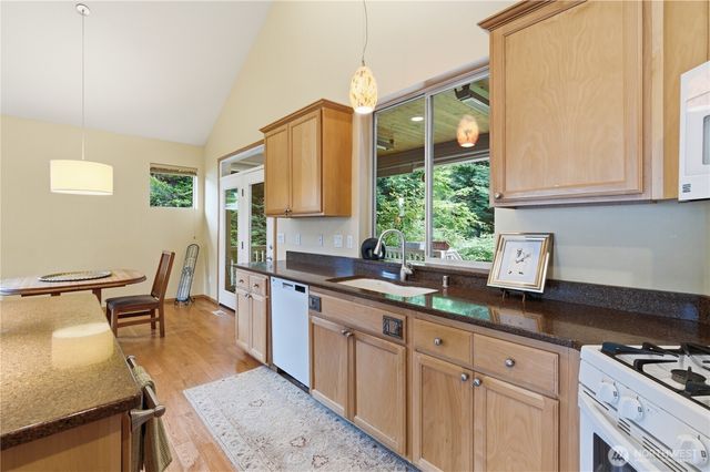 2653 NE Kevos Pond, Poulsbo, WA 98370