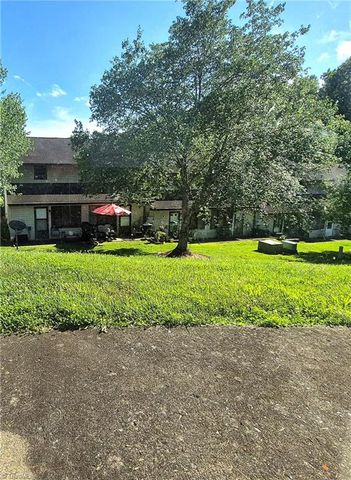 1018 Cedar Place Court, Winston-salem, NC 27107
