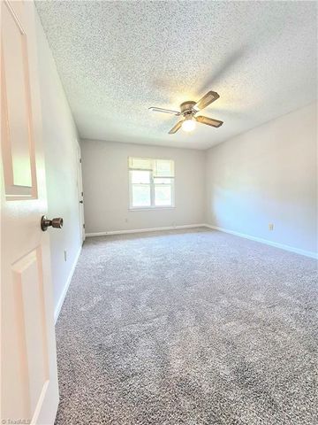 1018 Cedar Place Court, Winston-salem, NC 27107