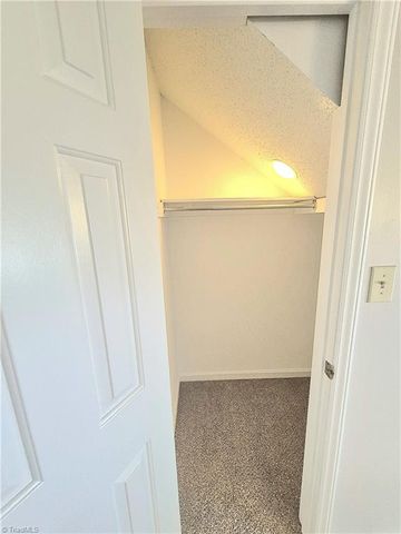 1018 Cedar Place Court, Winston-salem, NC 27107