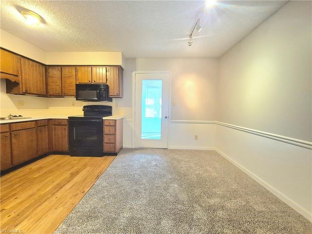1018 Cedar Place Court, Winston-salem, NC 27107