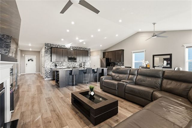 200 Olivia, Plum Boro, PA 15068