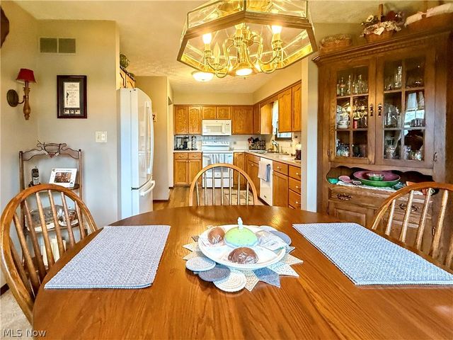 3225 Caprice Drive SW, Warren, OH 44481