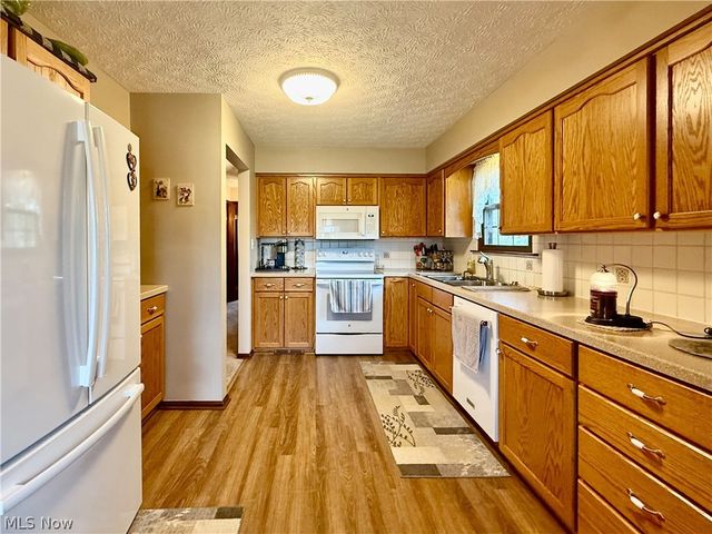 3225 Caprice Drive SW, Warren, OH 44481