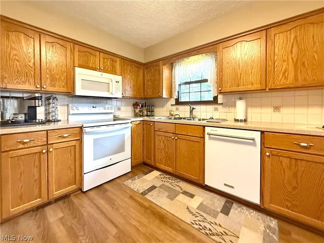 3225 Caprice Drive SW, Warren, OH 44481
