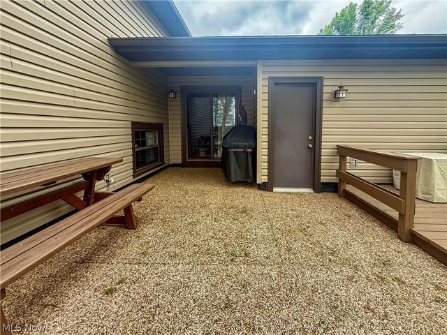 3225 Caprice Drive SW, Warren, OH 44481