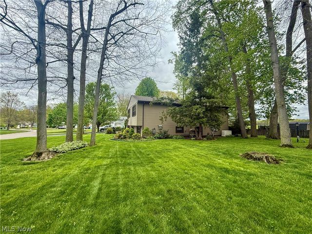 3225 Caprice Drive SW, Warren, OH 44481
