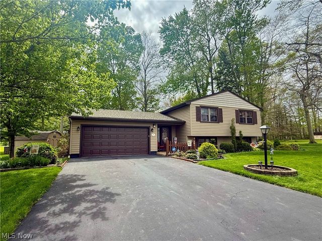 3225 Caprice Drive SW, Warren, OH 44481