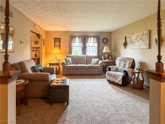 3225 Caprice Drive SW, Warren, OH 44481