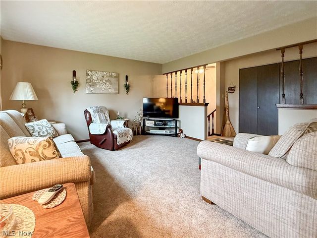 3225 Caprice Drive SW, Warren, OH 44481