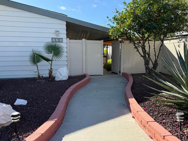 464 Cerritos Way, Cathedral City, CA 92234