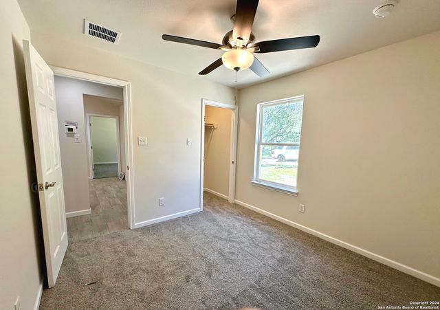 489 Oaklane St, Canyon Lake, TX 78133