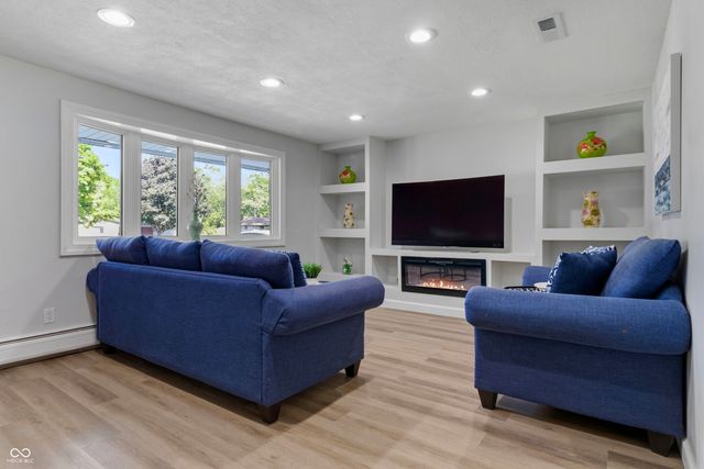 10307 S Orchard Park Drive S, Carmel, IN 46280