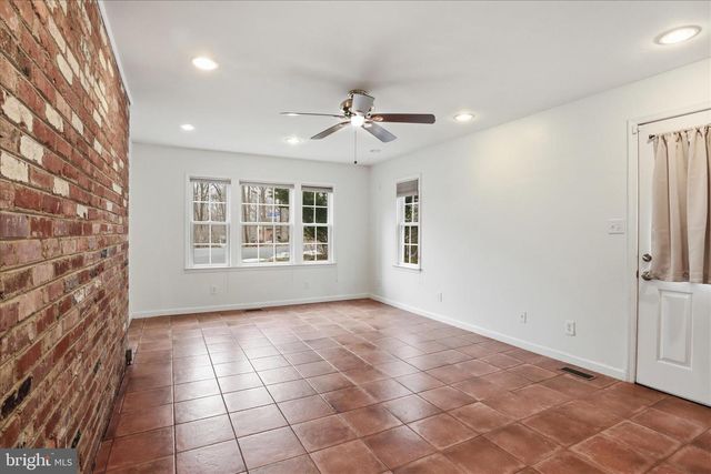 4901 RED FOX DR, Annandale, VA 22003