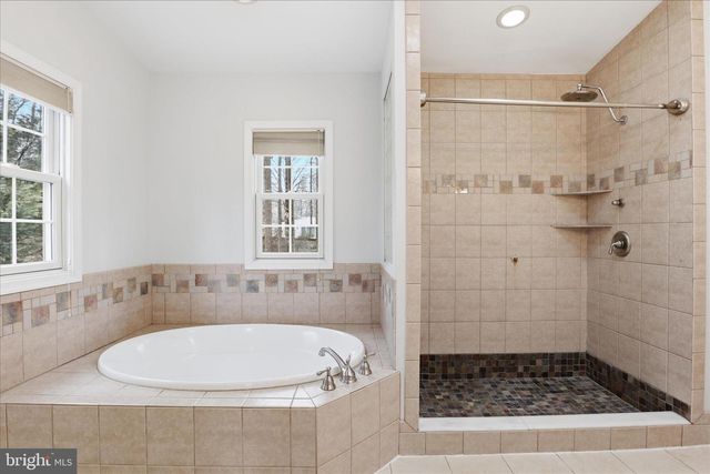 4901 RED FOX DR, Annandale, VA 22003