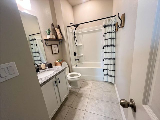 3567 74TH AVENUE CIRCLE E, Sarasota, FL 34243