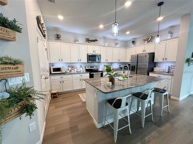 3567 74TH AVENUE CIRCLE E, Sarasota, FL 34243