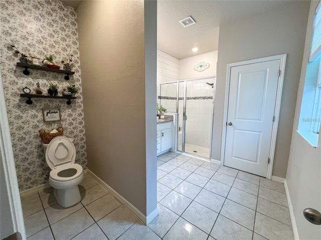 3567 74TH AVENUE CIRCLE E, Sarasota, FL 34243