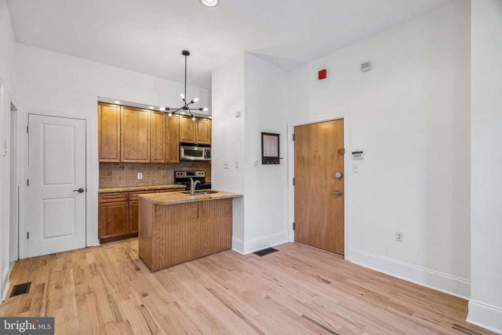 4900 CEDAR AVE #1D, PHILADELPHIA, PA 19143 — exterior