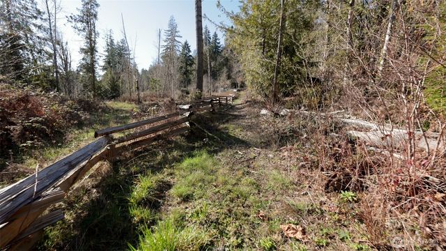 456 N Hwy 101, Hoodsport, WA 98548