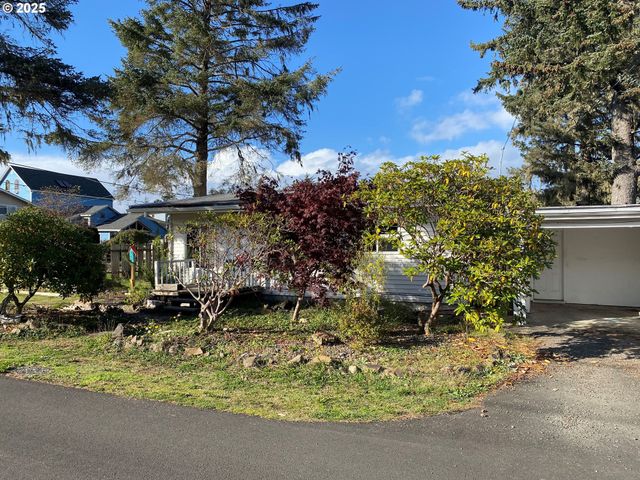 802 25TH Ave, Seaside, OR 97138