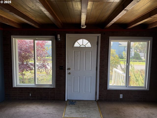 802 25TH Ave, Seaside, OR 97138