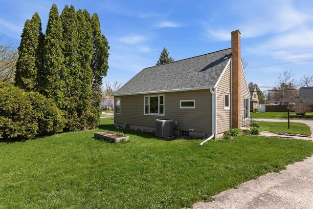 514 S University Avenue, Beaver Dam, WI 53916