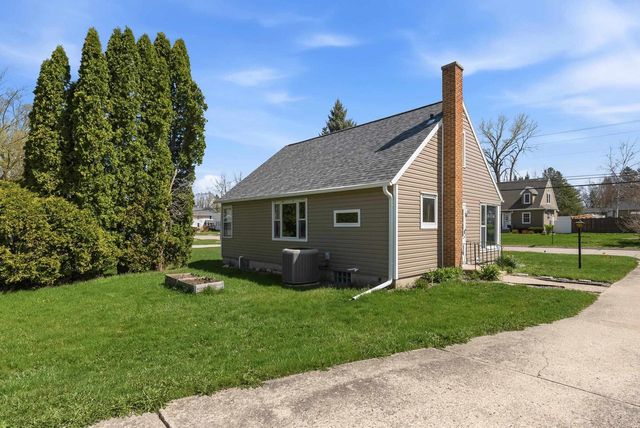514 S University Avenue, Beaver Dam, WI 53916