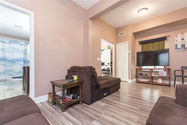 2322 W CHERRY STREET, Tampa, FL 33607