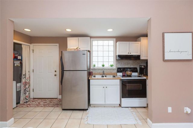 2322 W CHERRY STREET, Tampa, FL 33607