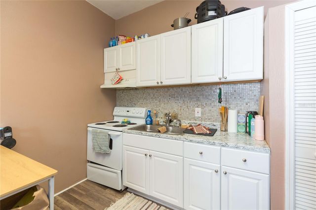 2322 W CHERRY STREET, Tampa, FL 33607