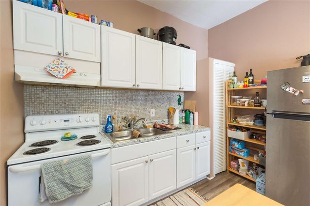 2322 W CHERRY STREET, Tampa, FL 33607