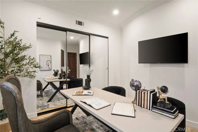 13045 Greenleaf Street, Studio City, CA 91604