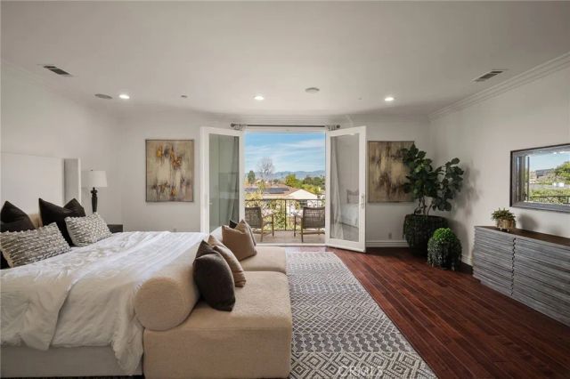 13045 Greenleaf Street, Studio City, CA 91604