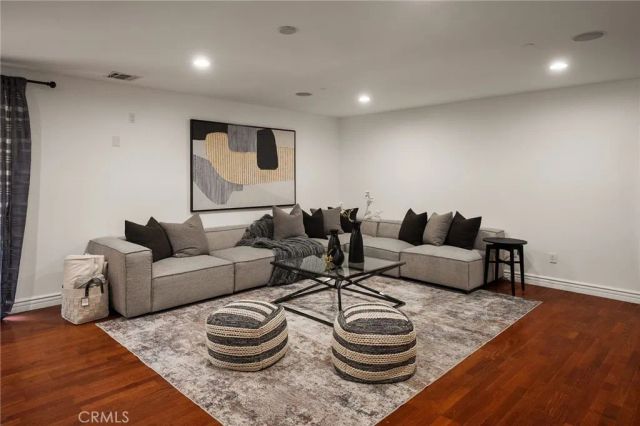 13045 Greenleaf Street, Studio City, CA 91604