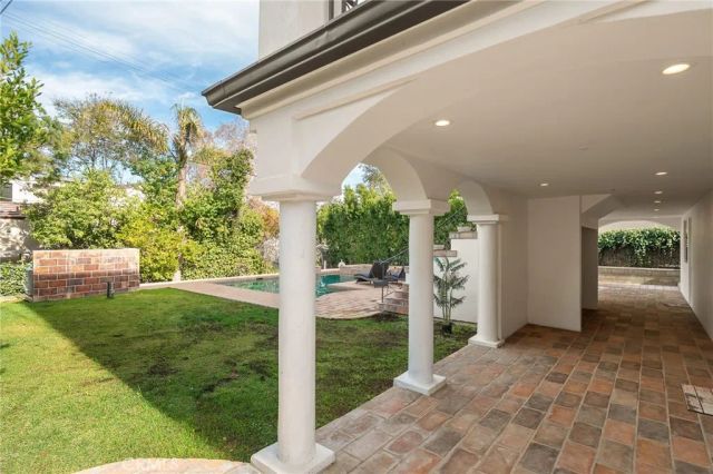 13045 Greenleaf Street, Studio City, CA 91604