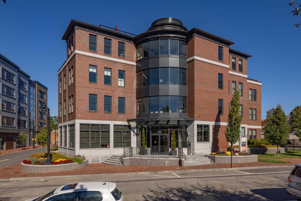 233 Vaughan St Unit 302, Portsmouth, NH 03801