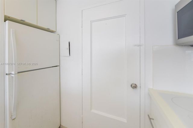 8000 Harding Ave 4B, Miami Beach, FL 33141