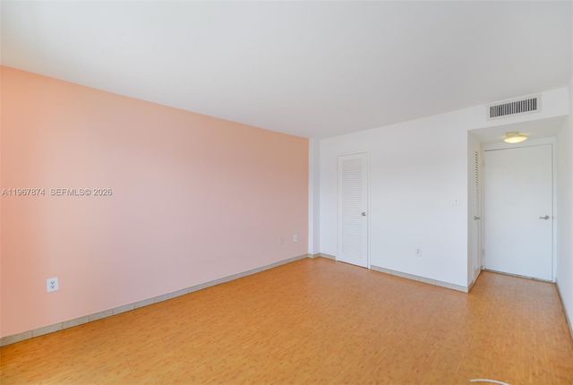 8000 Harding Ave 4B, Miami Beach, FL 33141