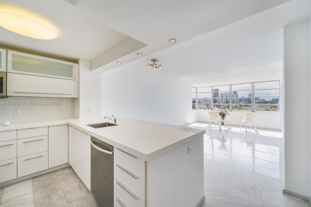 8000 Harding Ave 4B, Miami Beach, FL 33141