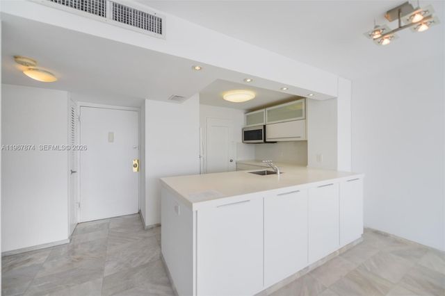 8000 Harding Ave 4B, Miami Beach, FL 33141