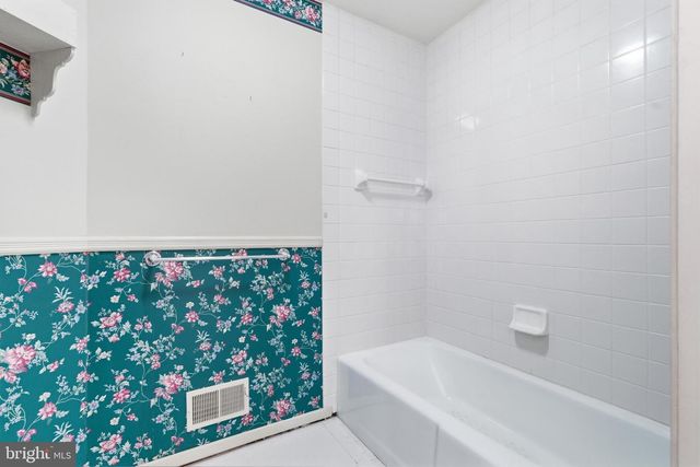 17 ROCKY GLEN CT, Brookeville, MD 20833